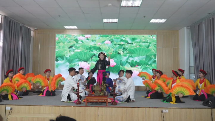 'Một vòng Việt Nam' – Hành trình tuổi trẻ kể chuyện non sông